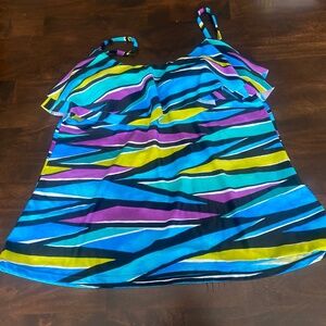 NWOT Jamaica Bay Colorful Ruffled Front Padded Swim Tankini Top Size 22W